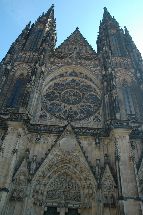 Praga - fasada przednia katedry