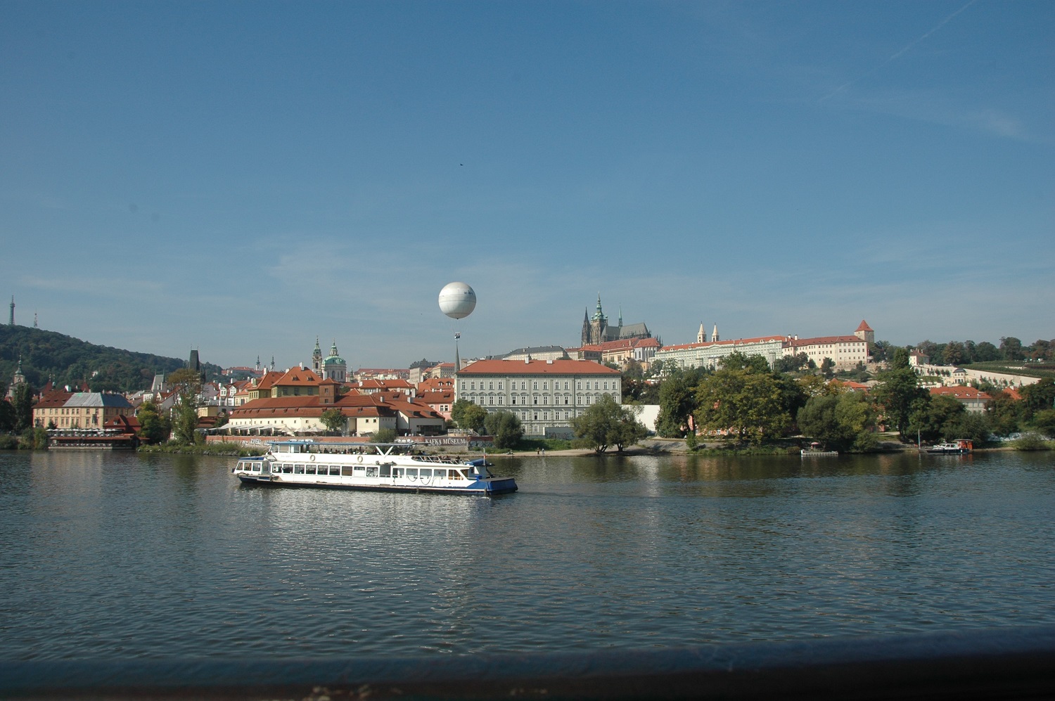 panorama lewego brzegu Pragi