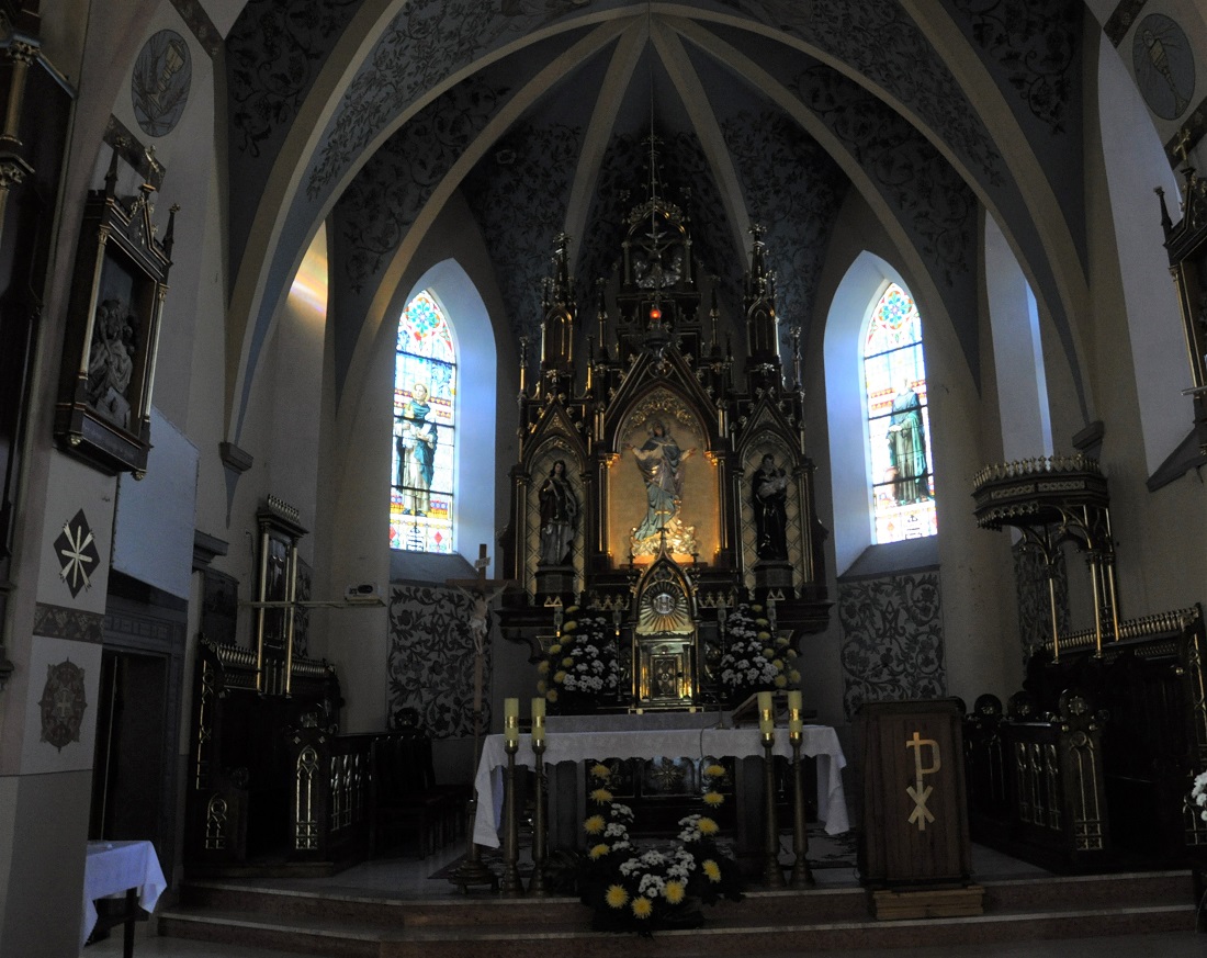 ołtarz w kościele w Przeclawiu