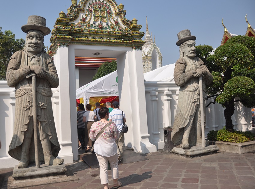 rzeźba w Wat Phra Chetuphon