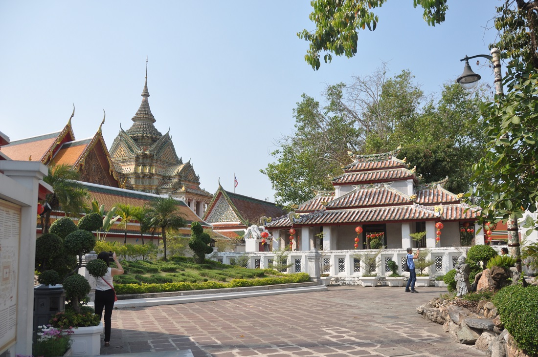 Kompleks świątyni Leżącego Buddy w Bangkoku