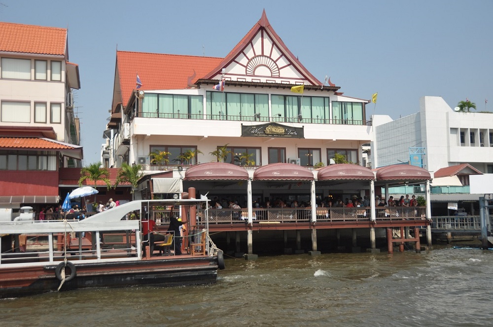 restauracja nad Chao Phraya Rive