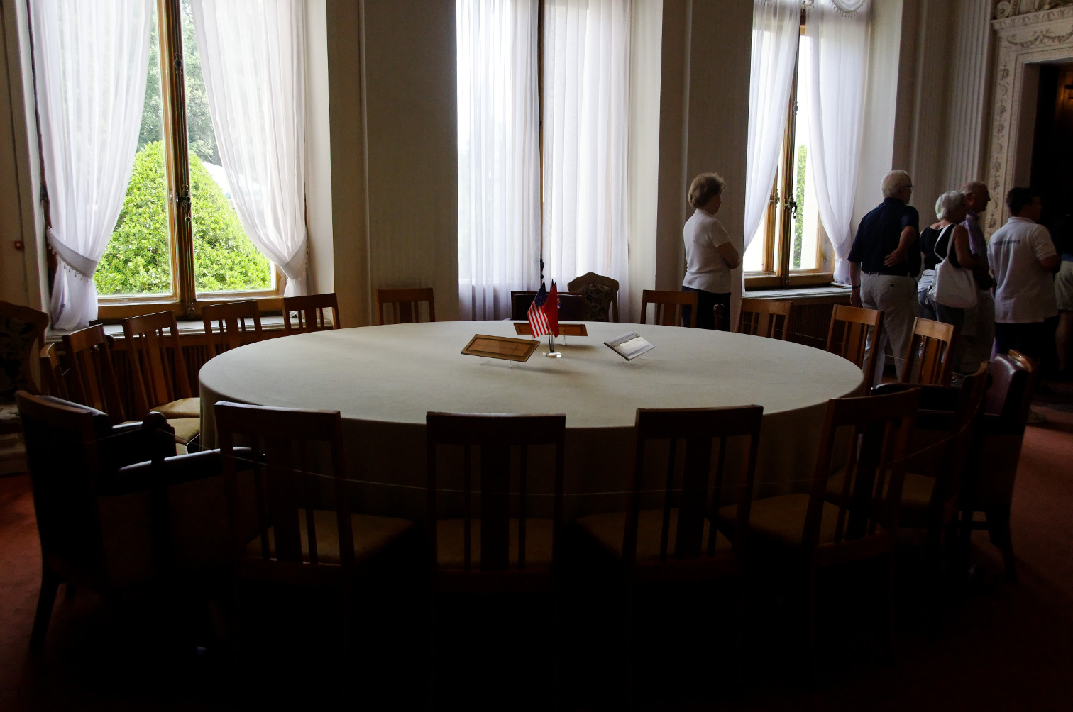 stół z konferencji jałtańskiej