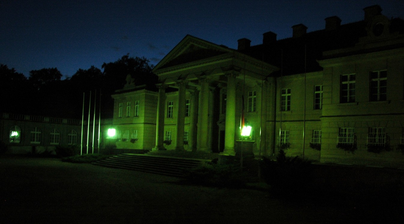 Pałac w Czerniejewie nocą