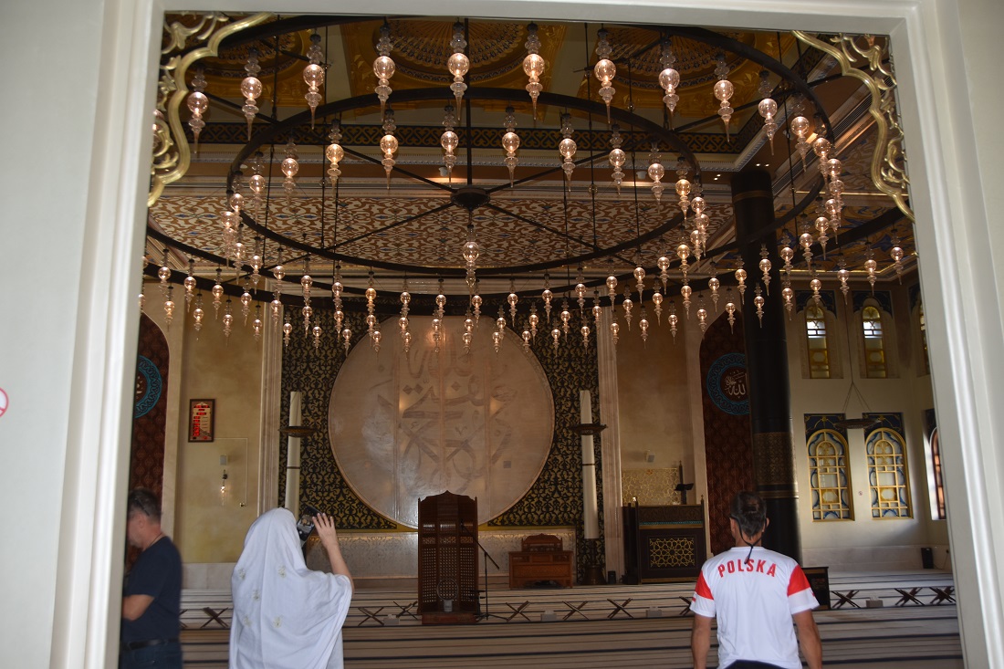 wnętrze meczetu