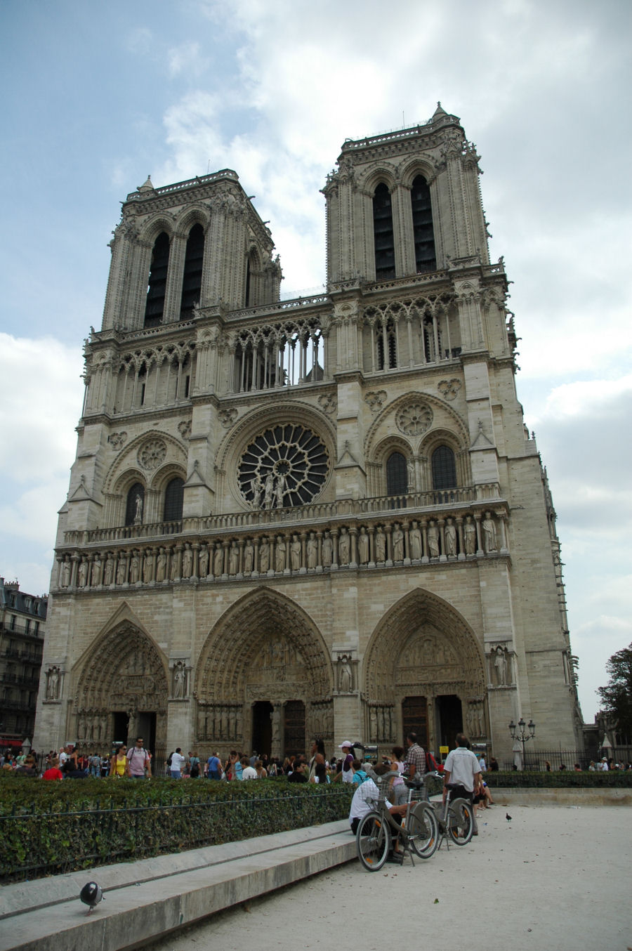 fasada Notre Dame