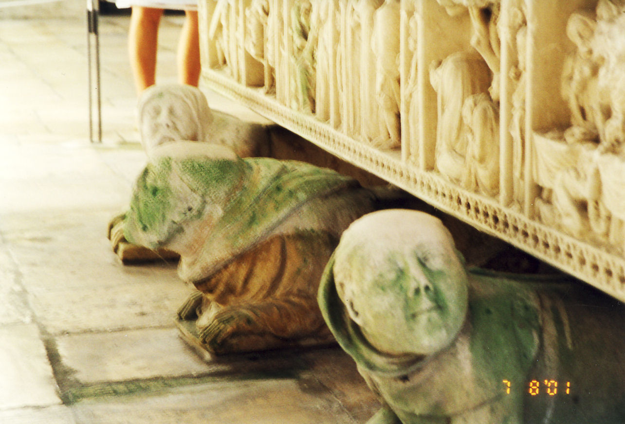 foto - alabastrowy sarkofag