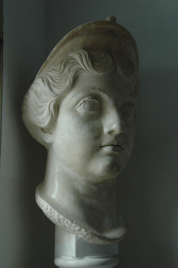foto -  głowa z Kartaginy