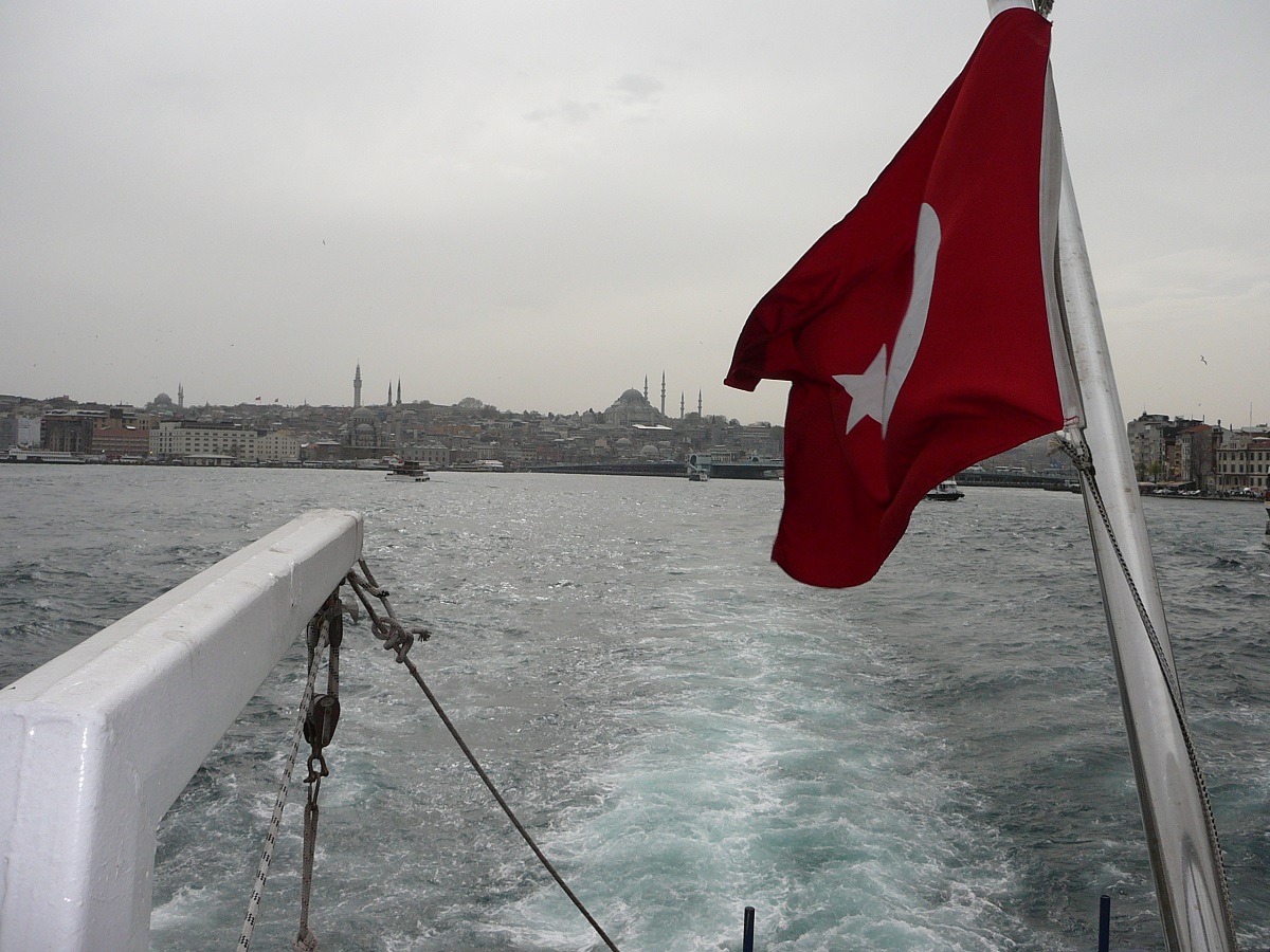 z flagą turecką