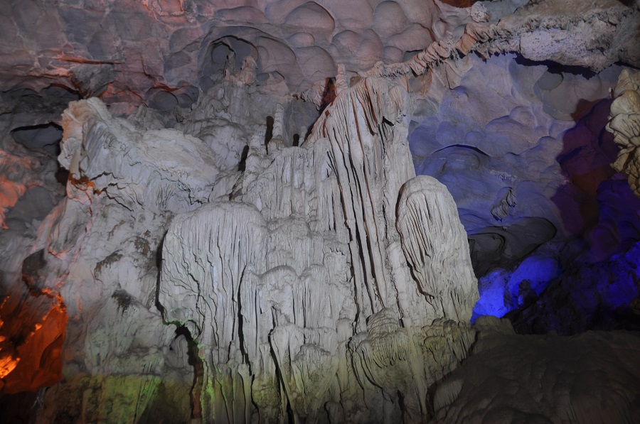 kolorowa jaskinia
