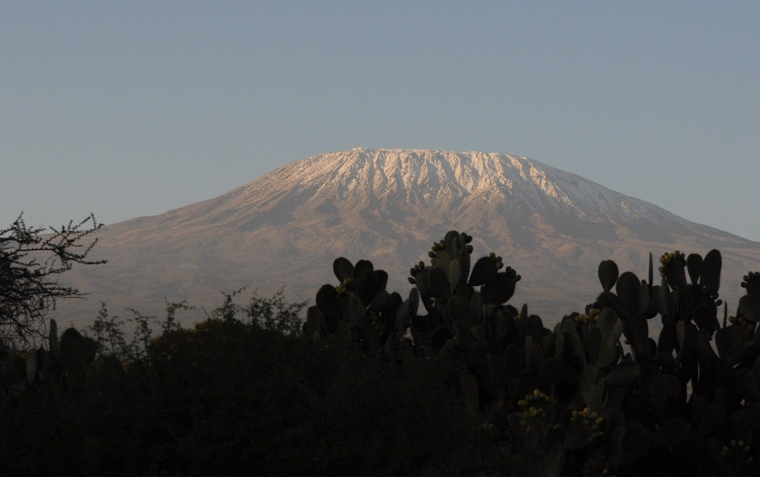 wschód słońca nad Kilimandżaro