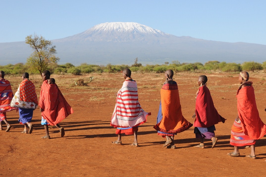 Masajki na tle Kilimandżaro