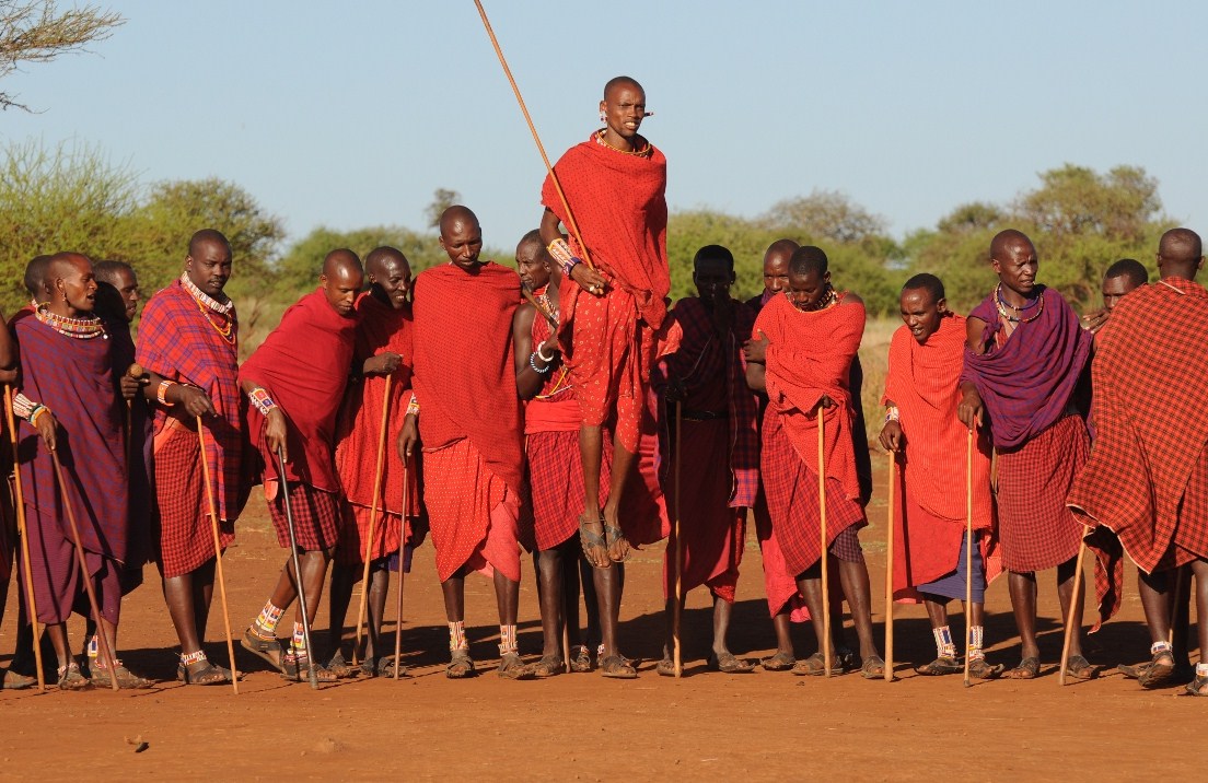 Masajowie - zabawa w skoki