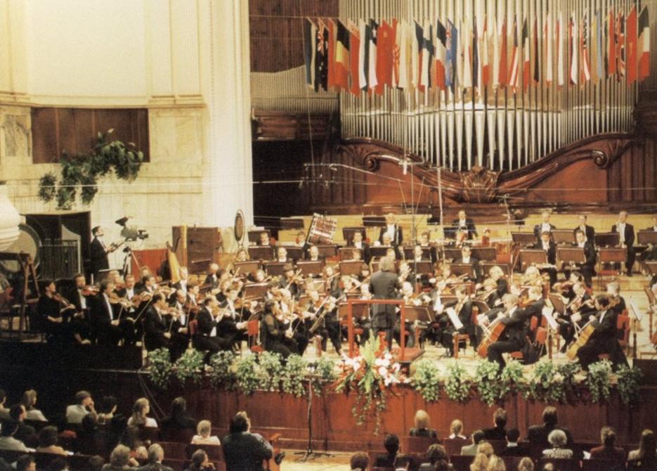 FN w 1990 r