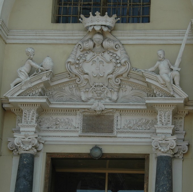 Portal wejściowy do kościóła św. Piotra i Pawła  w Wilnie