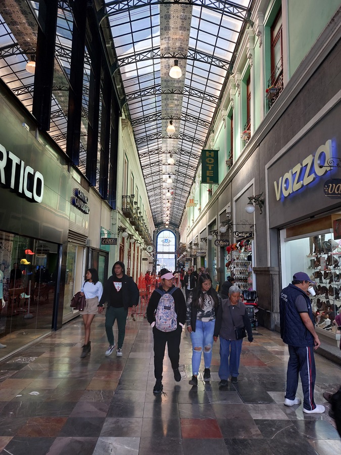 pasaż handlowy