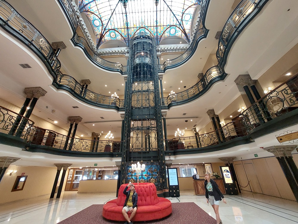 Grand Hotel