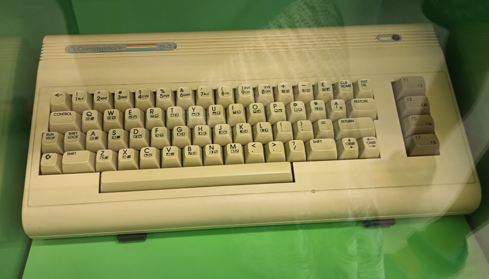 Cammodorre 64