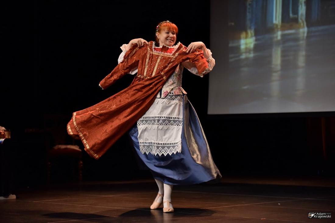 taniec z sukienką